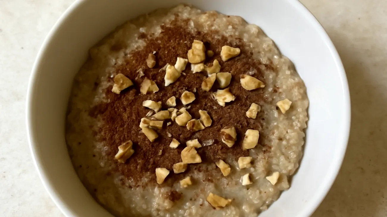 Amaranth-Quinoa-Pudding mit Kakao und Walnüssen"